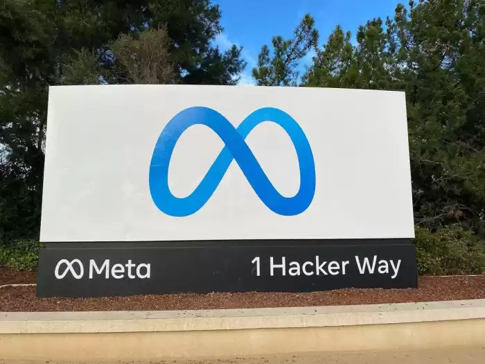 Meta 总部入口标志牌照片